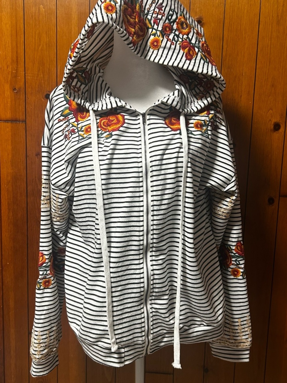 ANDREE BY UNIT EMBROIDERED White Black Striped BOHO Cardigan M
